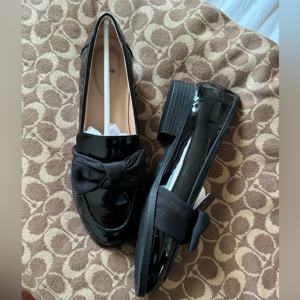 Bandolino Black Loafers